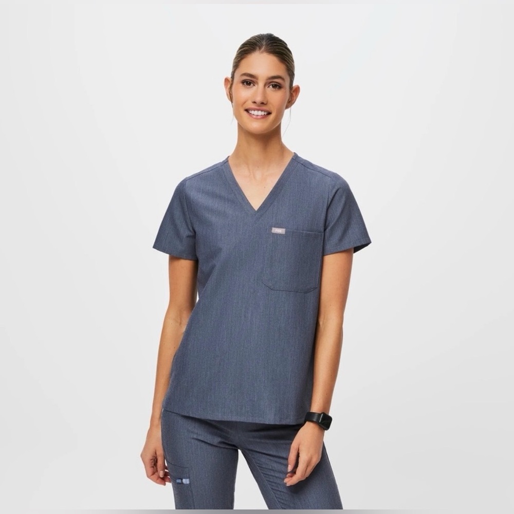 Figs Catarina One Pocket Scrub Top - Heather Denim
